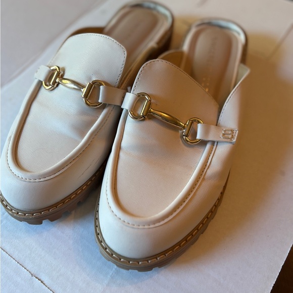 Sincerely Jules Cream slip on Mules with Gold Detail - Picture 1 of 6